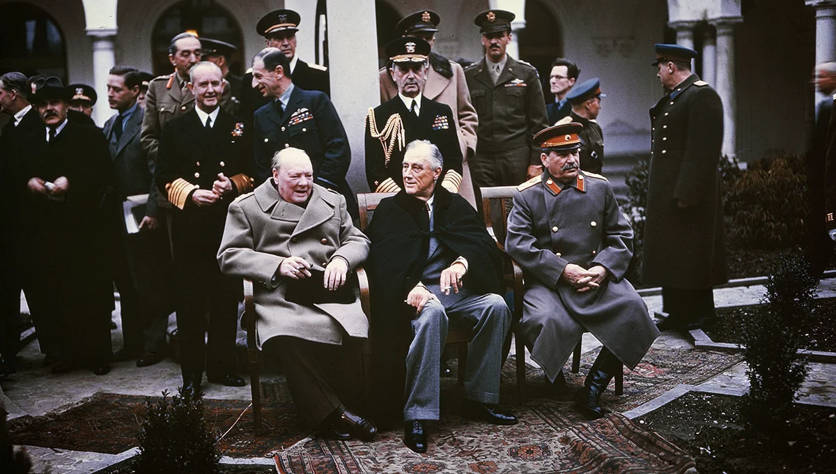 De Yalta a Moscou - a estratégia russa de expansão “em nome da paz”